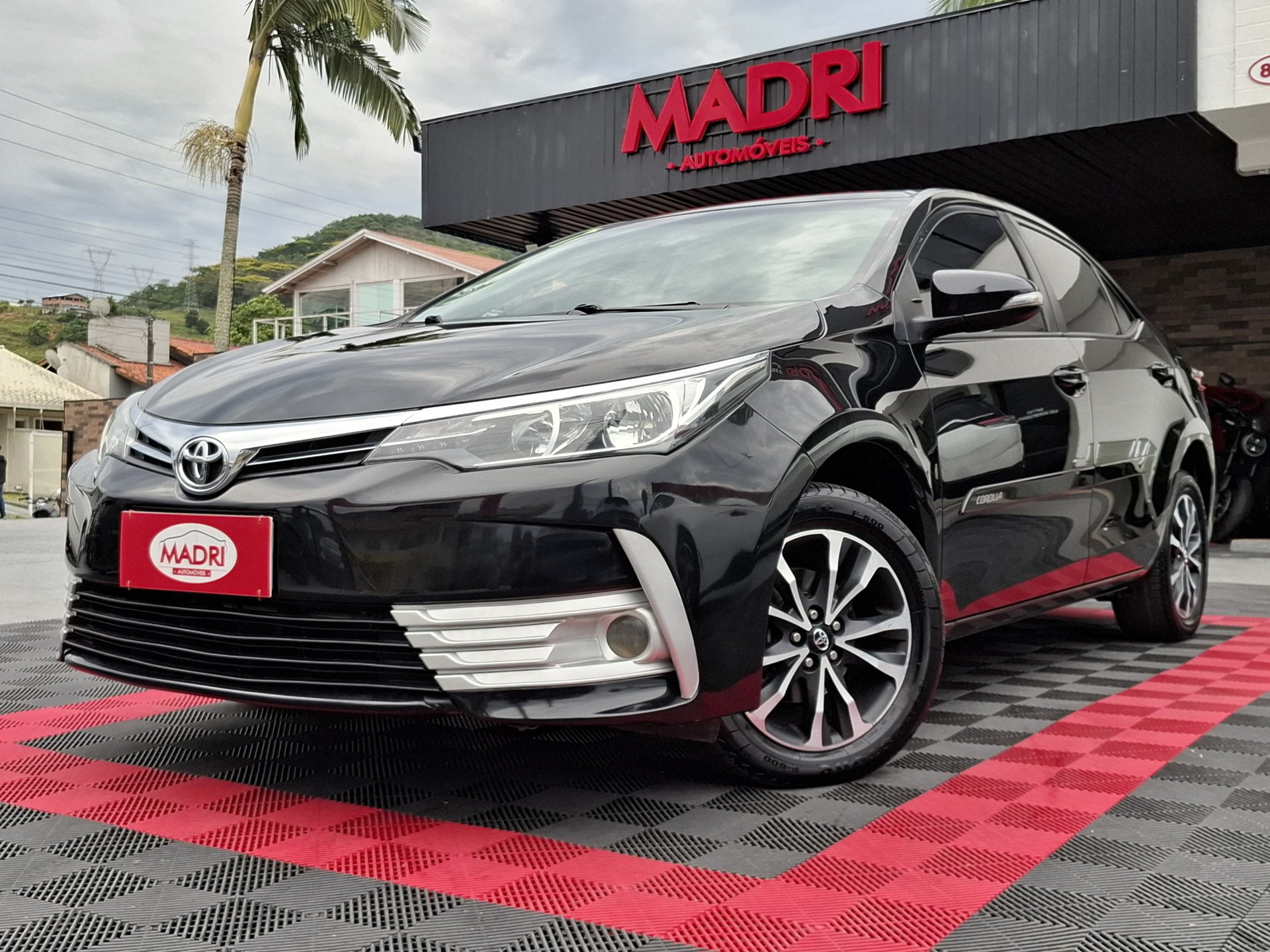 Toyota Corolla GLi 1.8 Flex 16V Mec. na cor Preto em Palhoça / SC - 971474