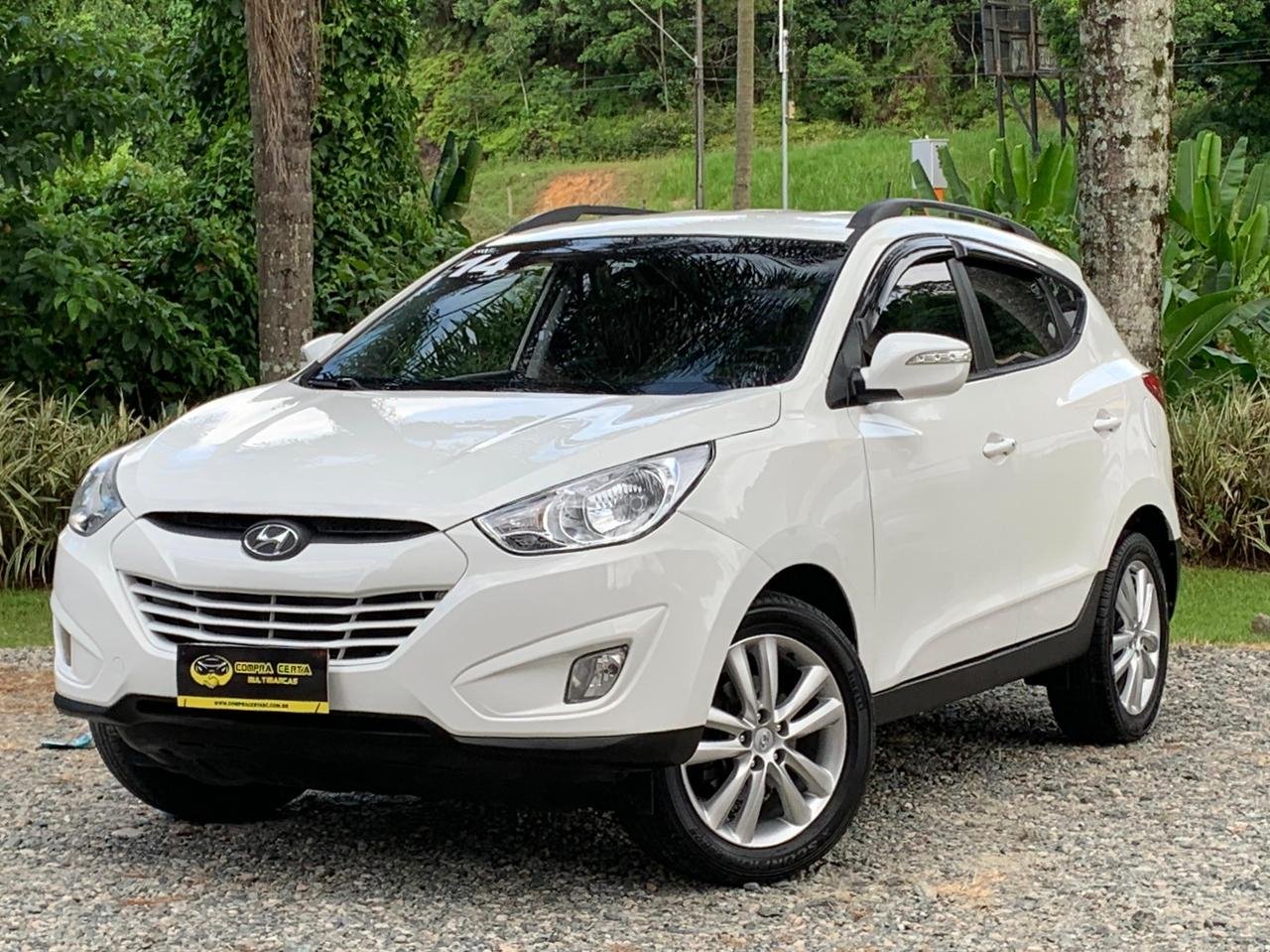 Hyundai Ix35 2.0 16V 170cv 2WD/4WD Mec. na cor Branco em Joinville / SC - 971568