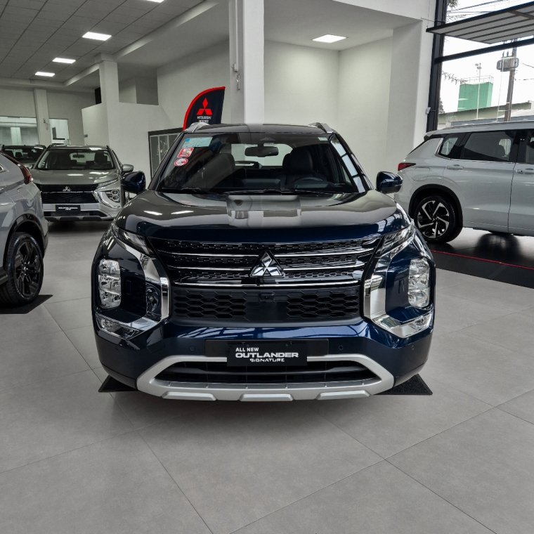 Mitsubishi OUTLANDER Signature 2.4 4x4 Aut (Híb) na cor Azul em Curitiba / PR - 971588