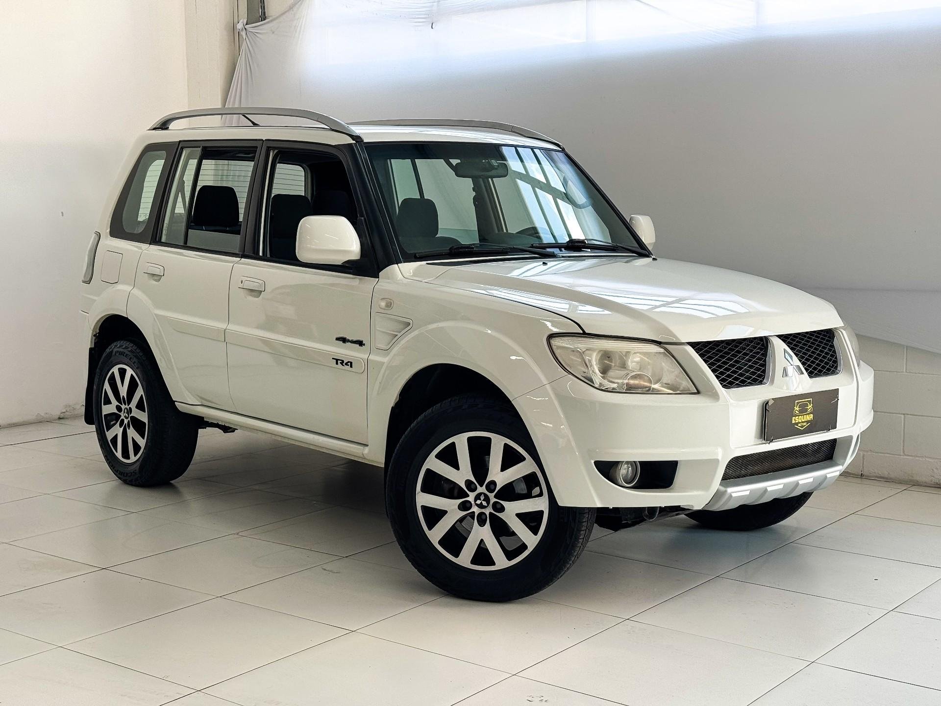 Mitsubishi Pajero TR4 2.0/ 2.0 Flex 16V 4x4 Aut. na cor Branco em São José / SC - 971646