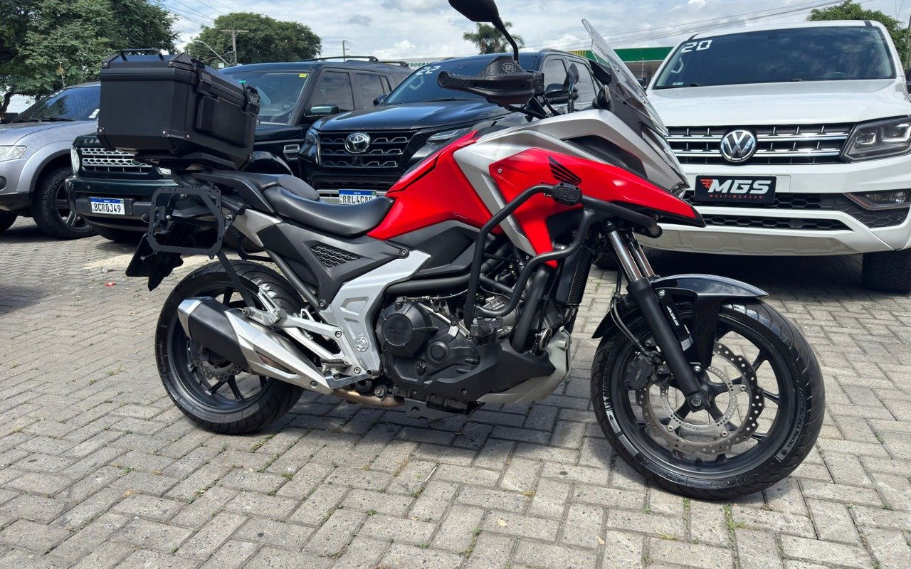 Honda NC 750X/NC 750X ABS DCT  na cor Vermelho em Curitiba / PR - 971994