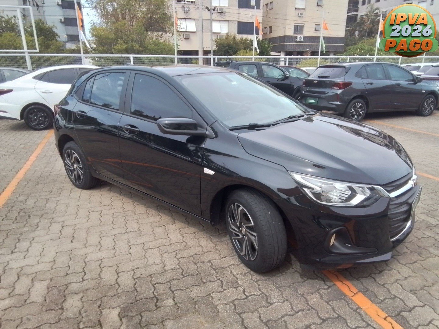 Chevrolet Onix HATCH LT 1.0 12V TB Flex 5p Mec. na cor Preto no Porto Alegre / RS - 972300