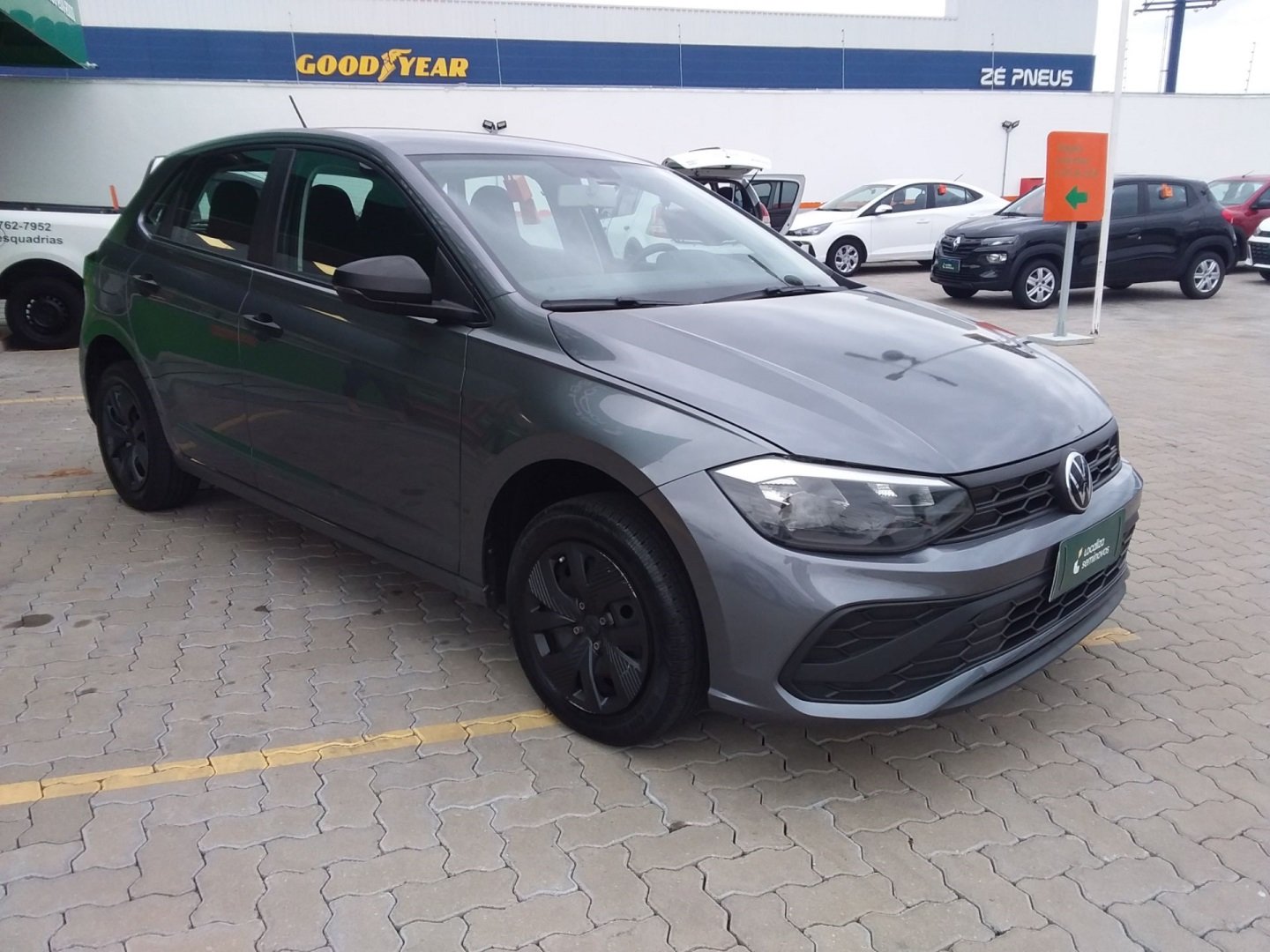 Volkswagen Polo Track Rock in Rio 1.0 Flex 12V 5p na cor Cinza no Porto Alegre / RS - 972602