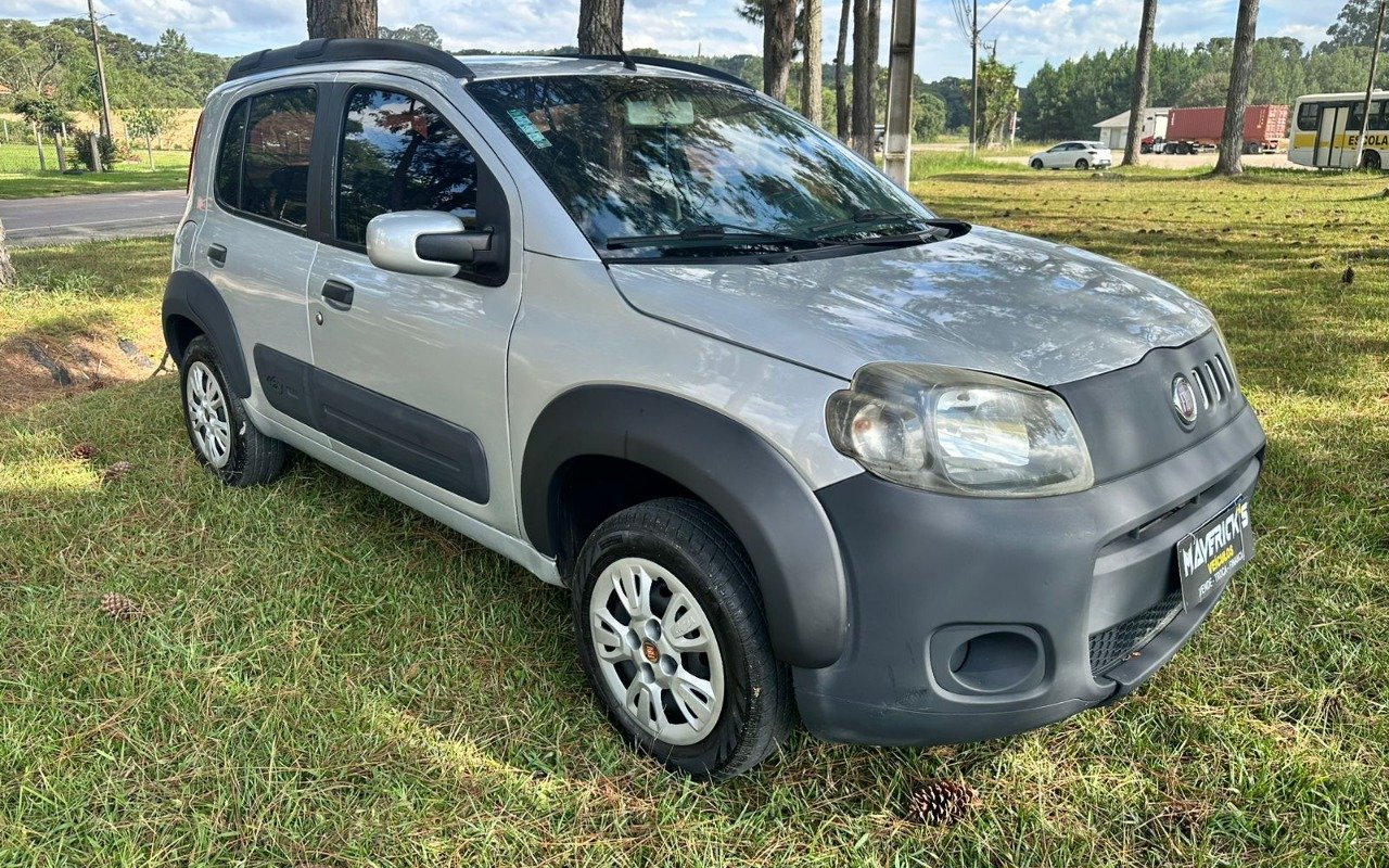 Fiat Uno WAY Celeb. 1.0 EVO Fire Flex 8V 5p na cor Prata em Agudos do Sul / PR - 972927