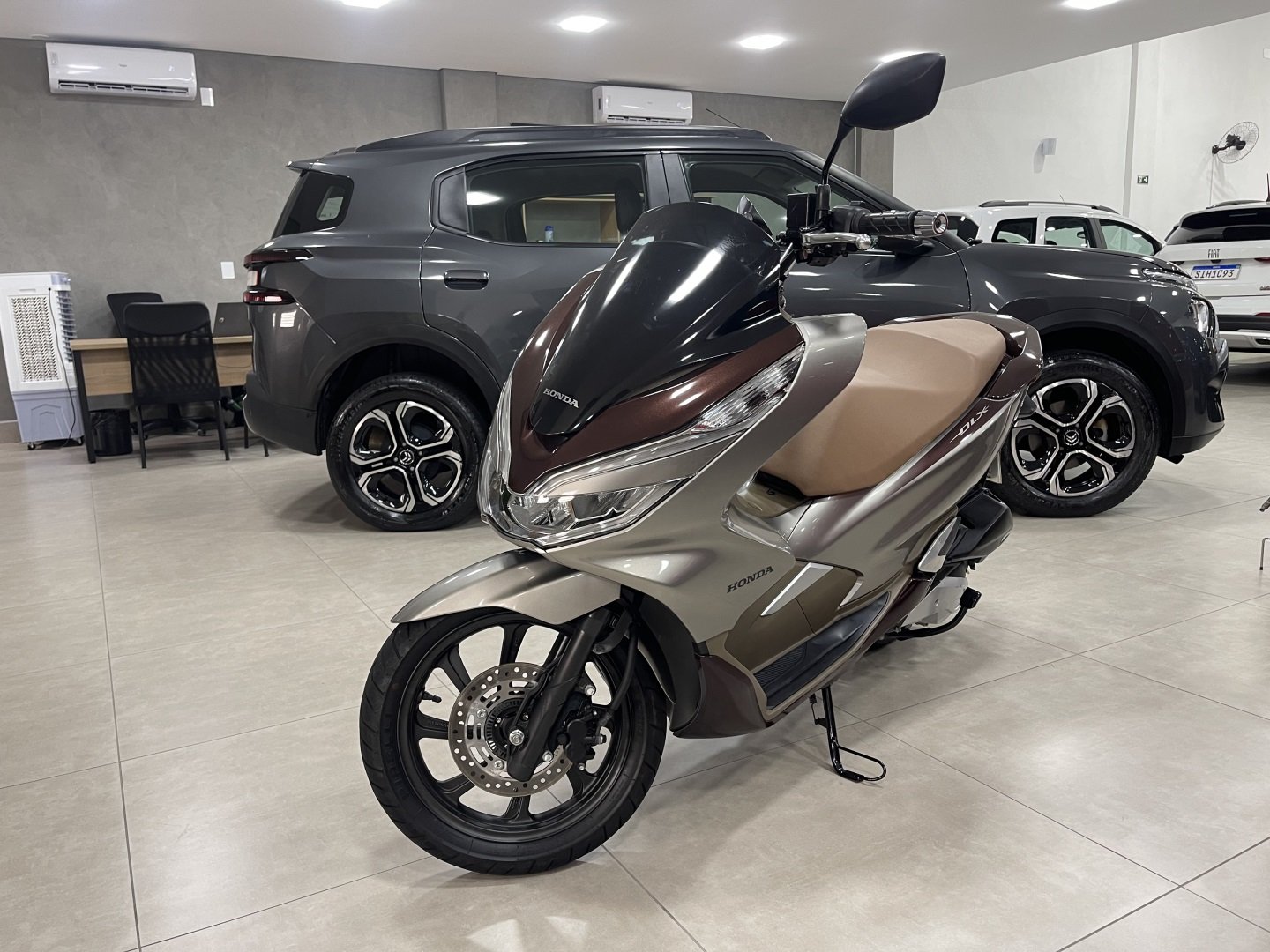 Honda PCX 160 DLX  na cor Prata em Campinas / SP - 973094