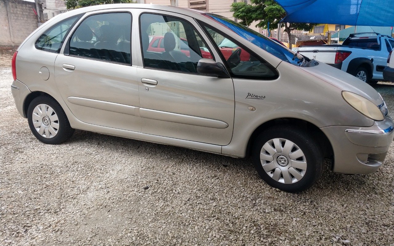 Citroën Xsara Picasso GLX 1.6/ 1.6 Flex 16V na cor Prata em Curitiba / PR - 973096