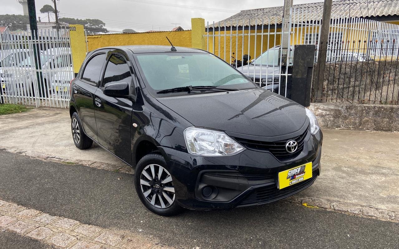 Toyota Etios X 1.3 Flex 16V 5p Mec. na cor Preto em Curitiba / PR - 973184