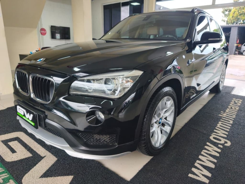 BMW X1 SDRIVE 20i 2.0/2.0 TB Acti.Flex Aut. na cor Preto em Curitiba / PR - 973389