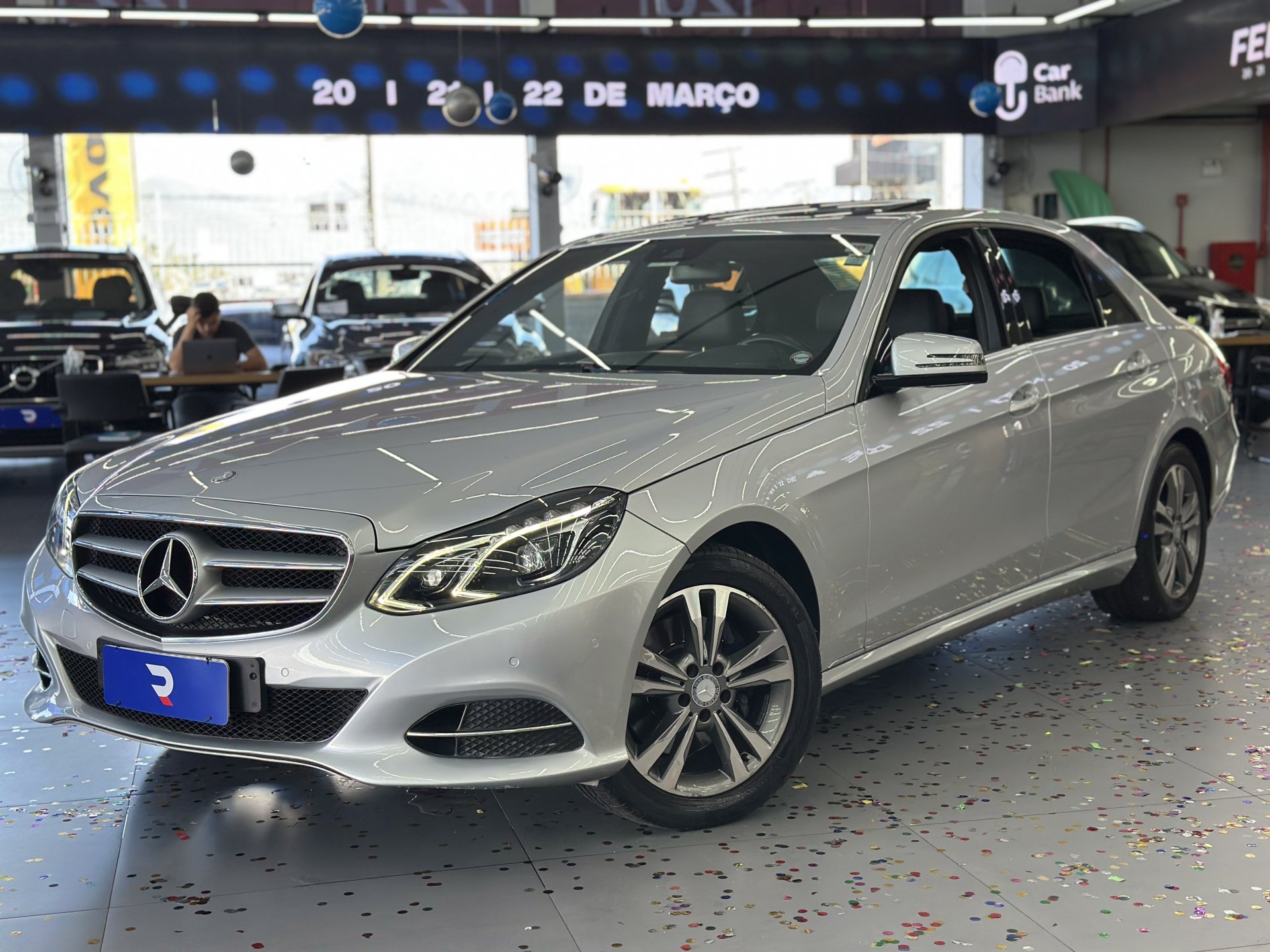Mercedes-Benz E-250 Avantgarde 2.0 TB 211cv Aut. na cor Prata em Palhoça / SC - 973448