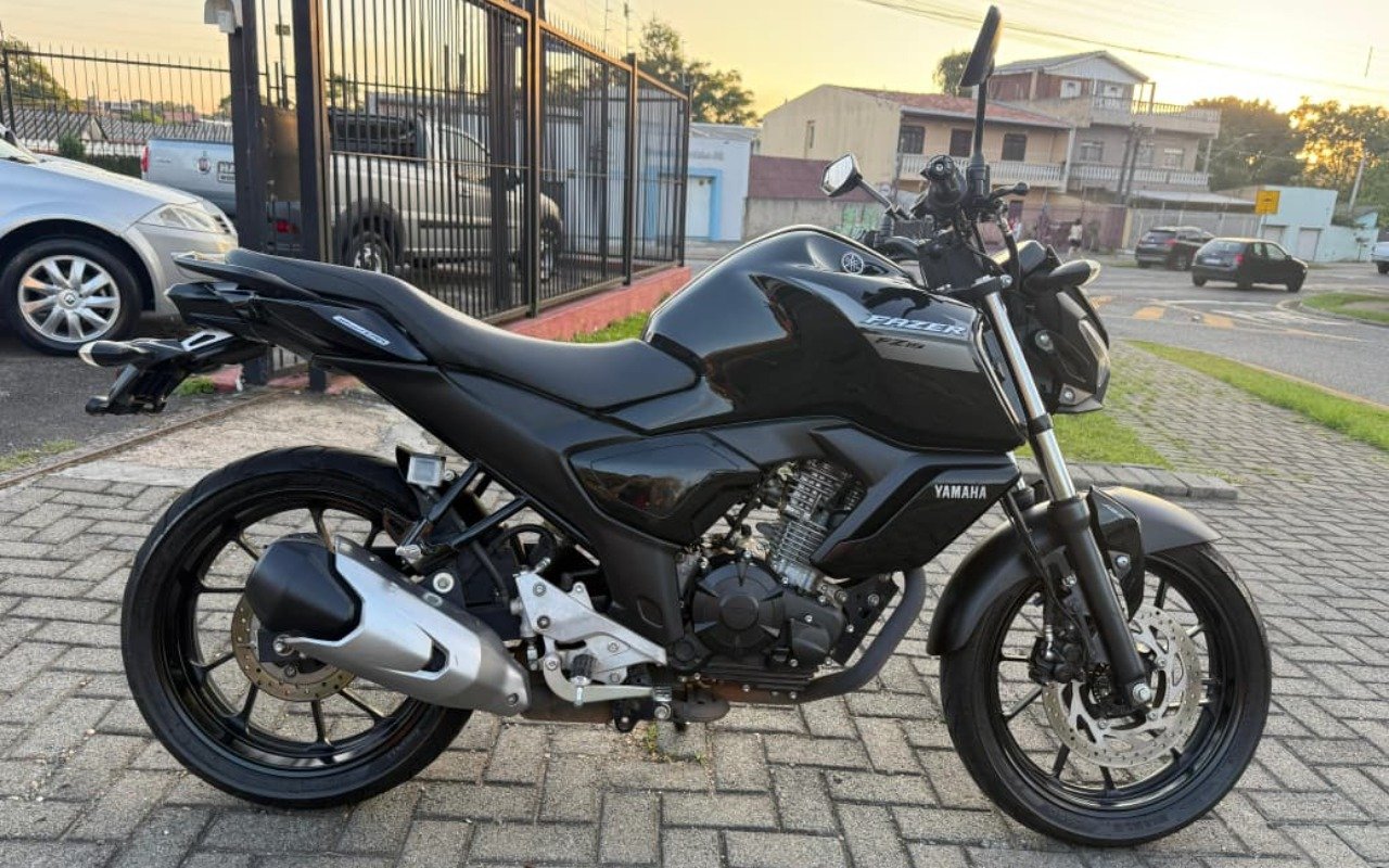 YAMAHA FZ15 150 FAZER FLEX  na cor Preto em Curitiba / PR - 973549