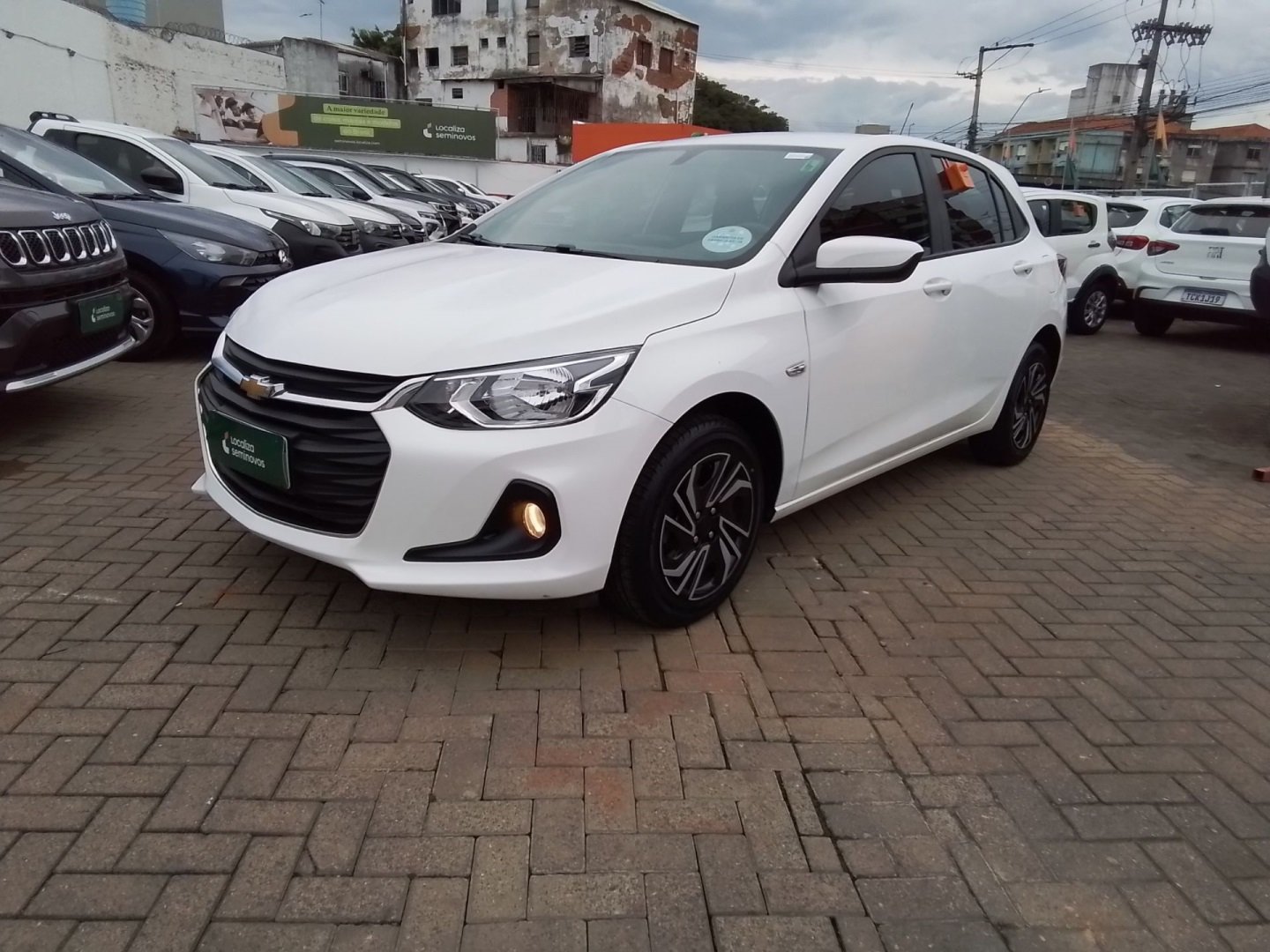 Chevrolet Onix HATCH LT 1.0 12V TB Flex 5p Mec. na cor Branco no São Leopoldo / RS - 974091