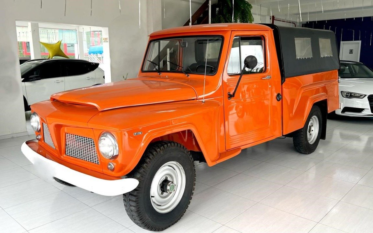 Ford F-100 2.3 na cor Laranja em Campo Largo / PR - 974345