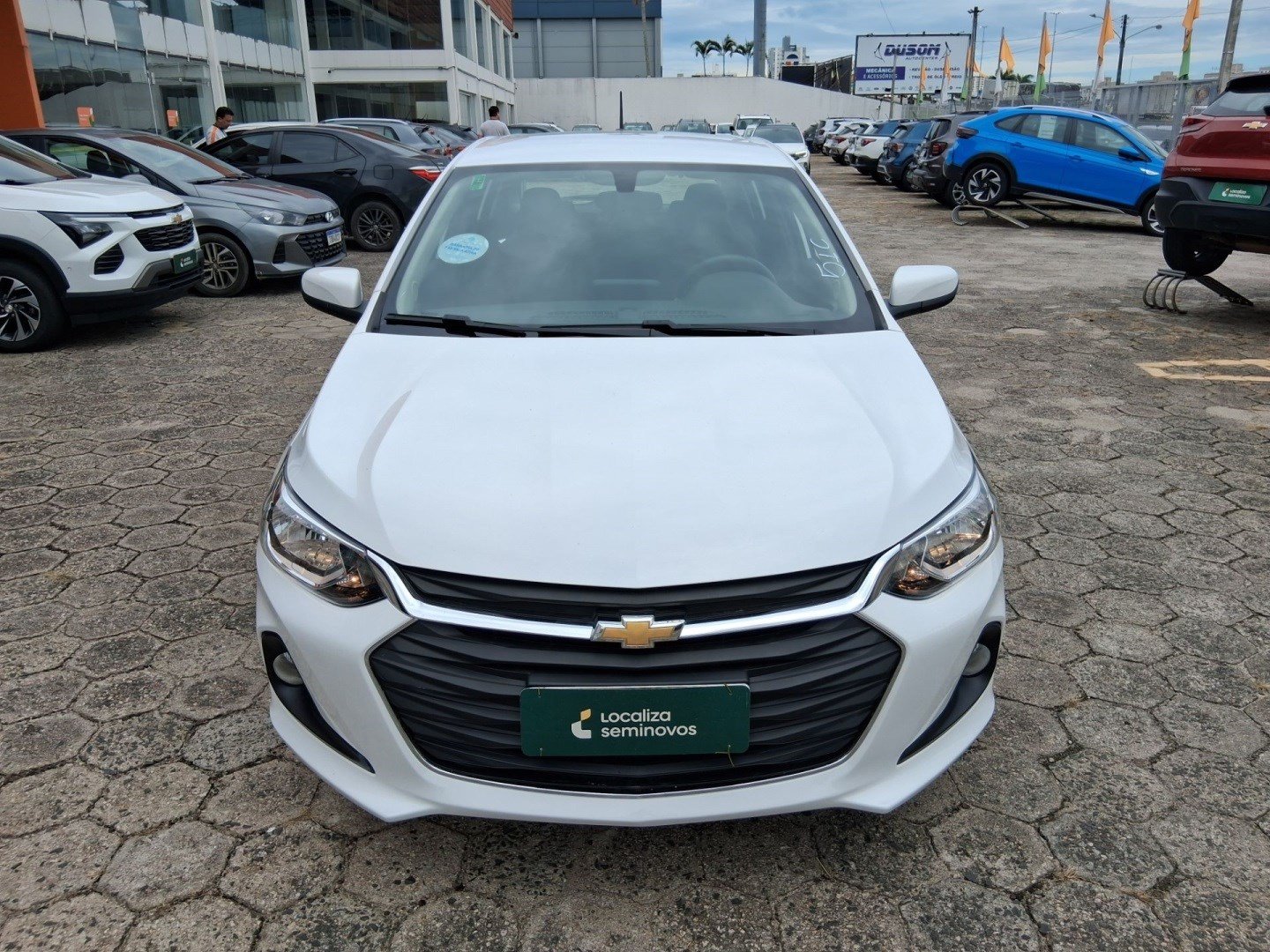 Chevrolet Onix HATCH LT 1.0 12V TB Flex 5p Mec. na cor Branco em Criciúma / SC - 974790