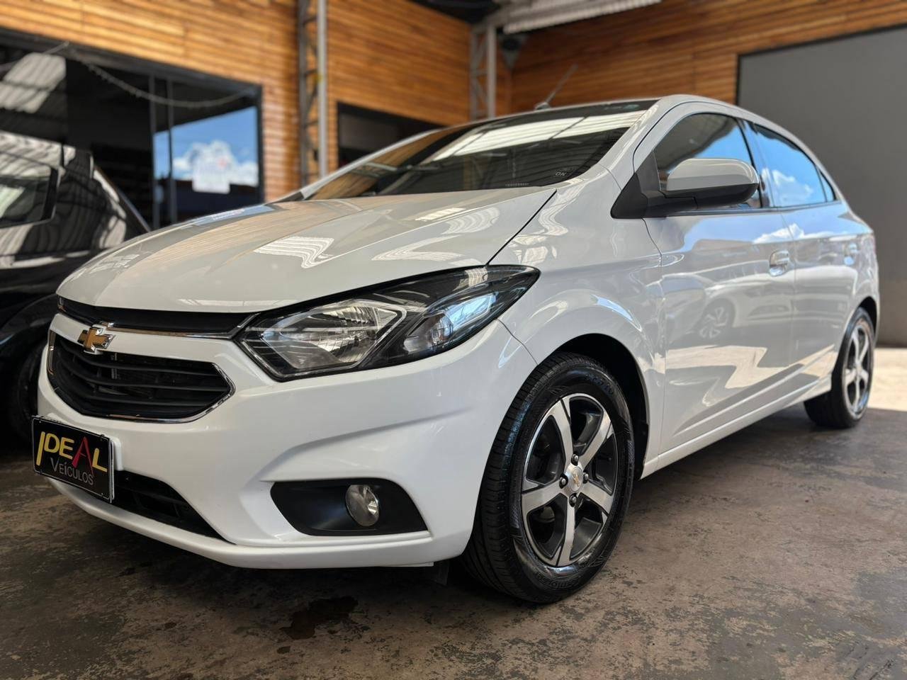 Chevrolet Onix HATCH LTZ 1.4 8V FlexPower 5p Mec. na cor Branco em Xanxerê / SC - 974945