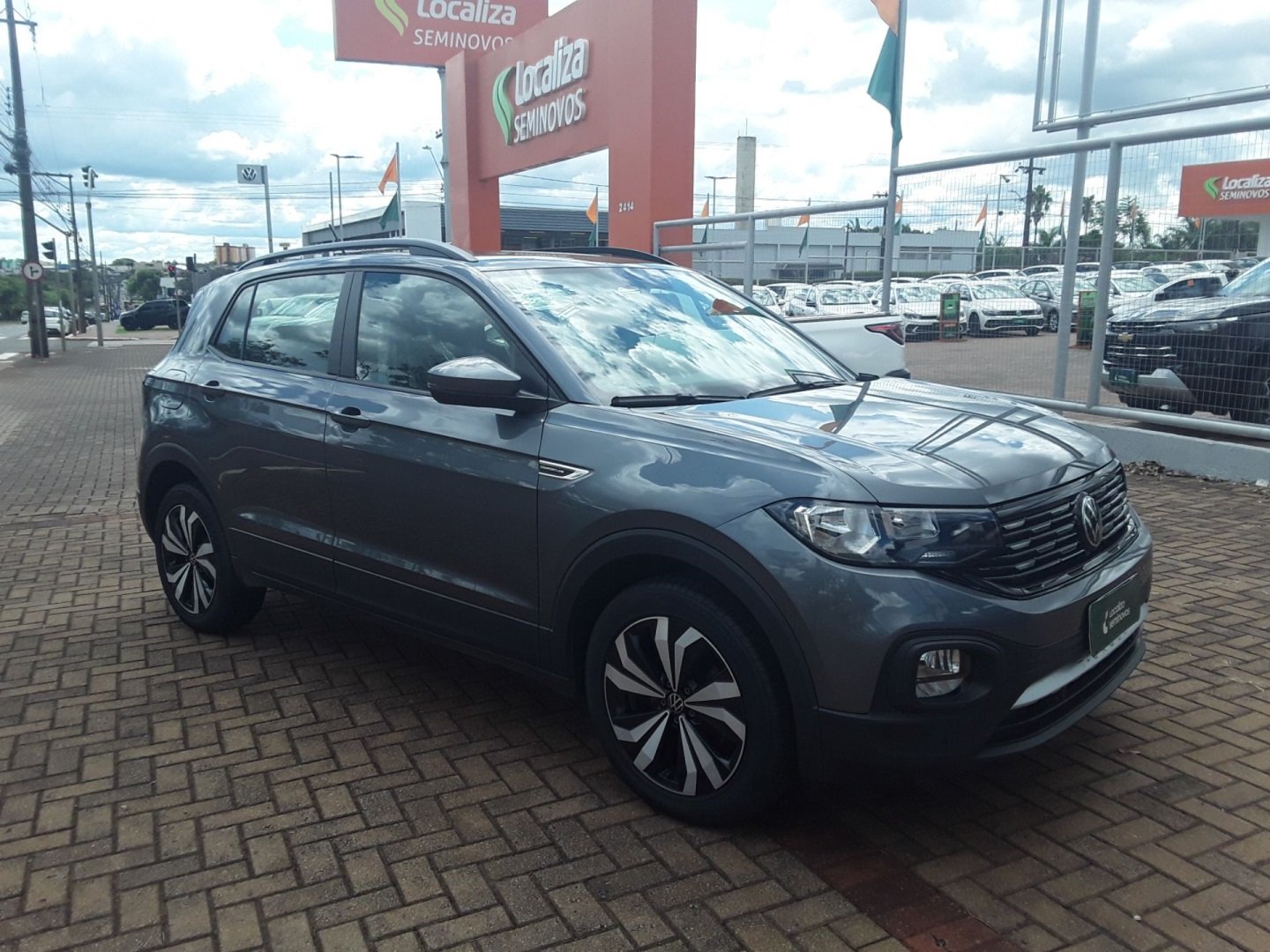 Volkswagen T-Cross Comfor. 200 TSI 1.0 Flex 5p Aut. na cor Cinza em Maringá / PR - 974973