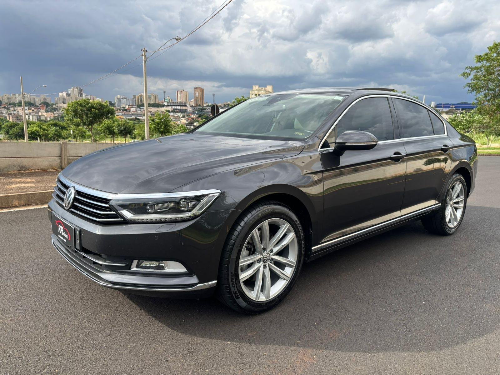 Volkswagen Passat TB 2.0 FSI/TSI 211cv Tiptronic 4p na cor Cinza em Ribeirão Preto / SP - 975532