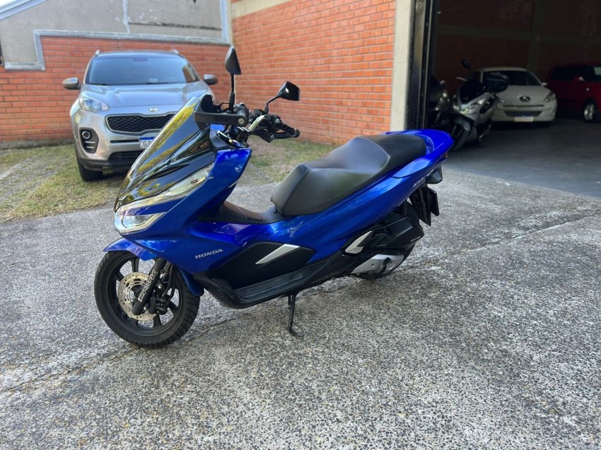 Honda PCX 150/DLX  na cor Azul no Porto Alegre / RS - 976080