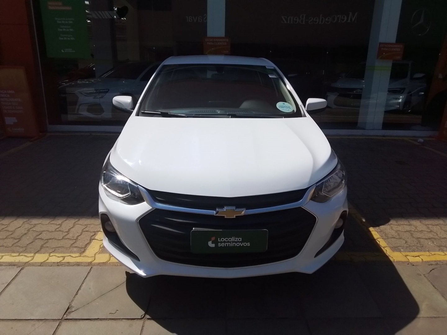 Chevrolet Onix HATCH LT 1.0 12V TB Flex 5p Mec. na cor Branco no São Leopoldo / RS - 977750