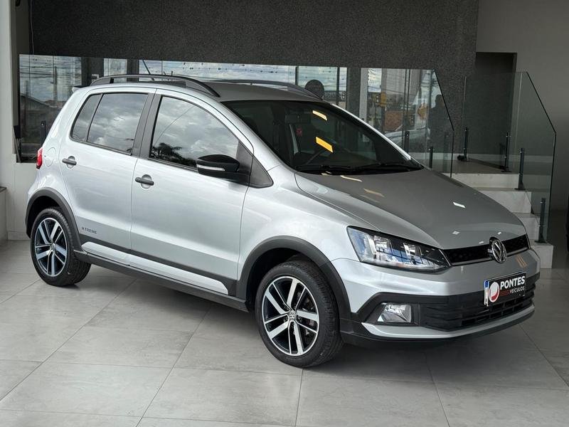 Volkswagen Fox 1.0 Mi Total Flex 8V 3p na cor Prata em Ponta Grossa / PR - 978036
