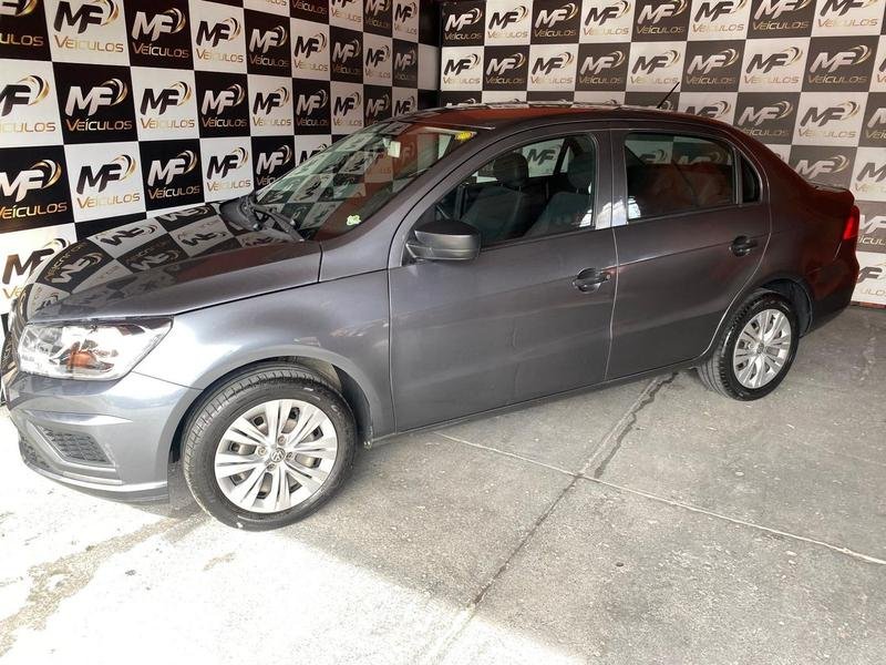 Volkswagen Voyage 1.0 Flex 12V 4p na cor Cinza em Curitiba / PR - 978213