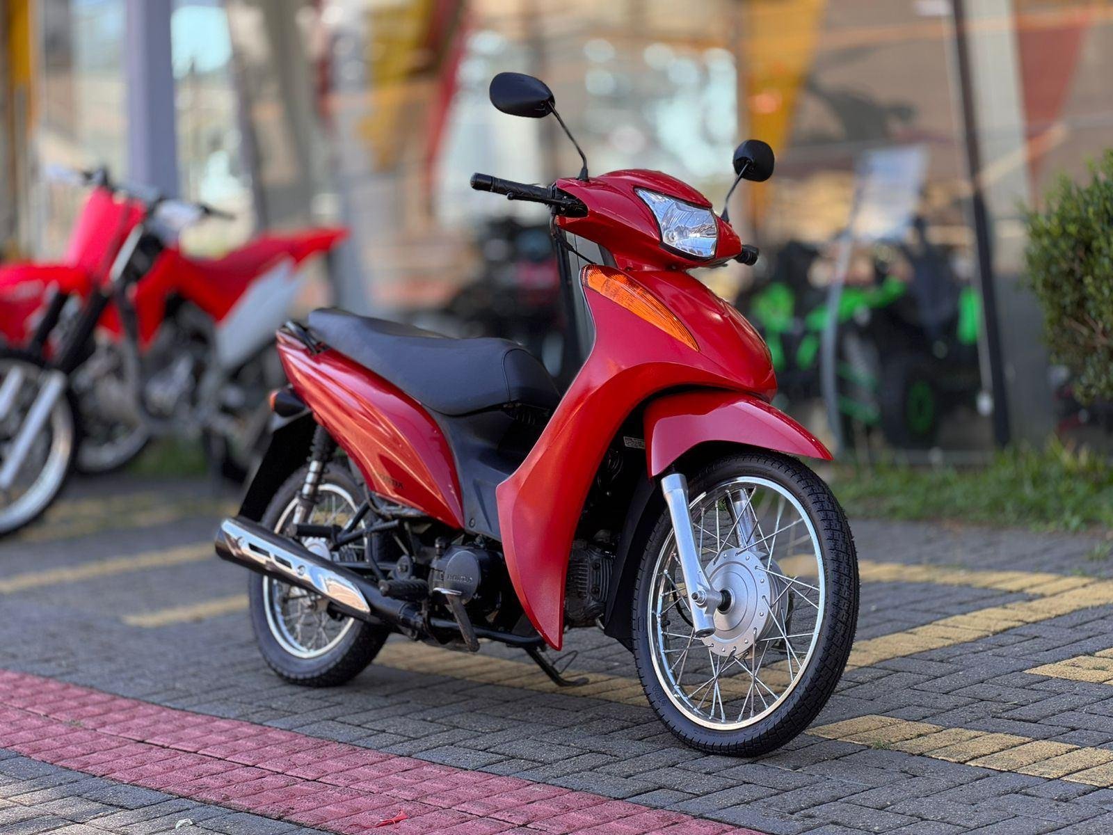 Honda C 100 BIZ-ES  na cor Vermelho em Xanxerê / SC - 978321