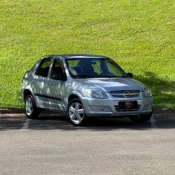 Chevrolet Prisma Sed. Maxx/ LT 1.4 8V ECONOF. 4p na cor Prata em Curitiba / PR - 978340