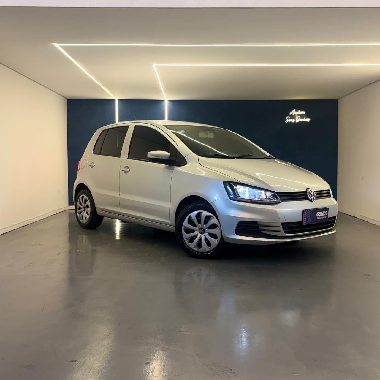 Volkswagen Fox Trendline 1.0 Flex 12V 5p na cor Prata em Sorocaba / SP - 978379