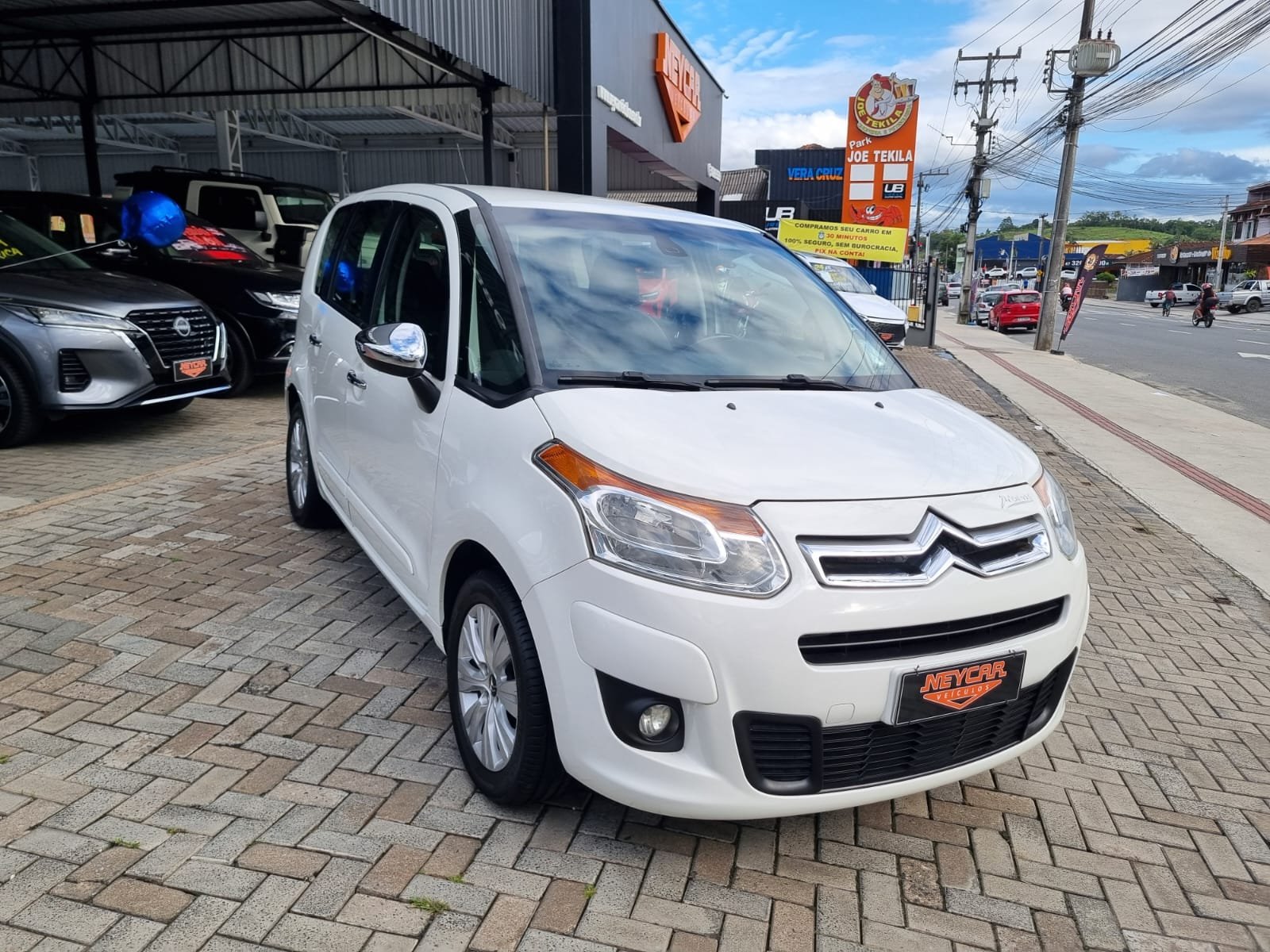 Citroën C3 Picasso Exclusive 1.6 Flex 16V 5p Mec na cor Branco em Joinville / SC - 978468