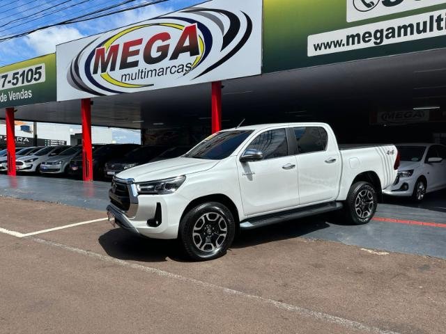 Toyota Hilux CD GR-S 4x4 2.8 TDI Dies. Aut. na cor Branco em Cascavel / PR - 978481