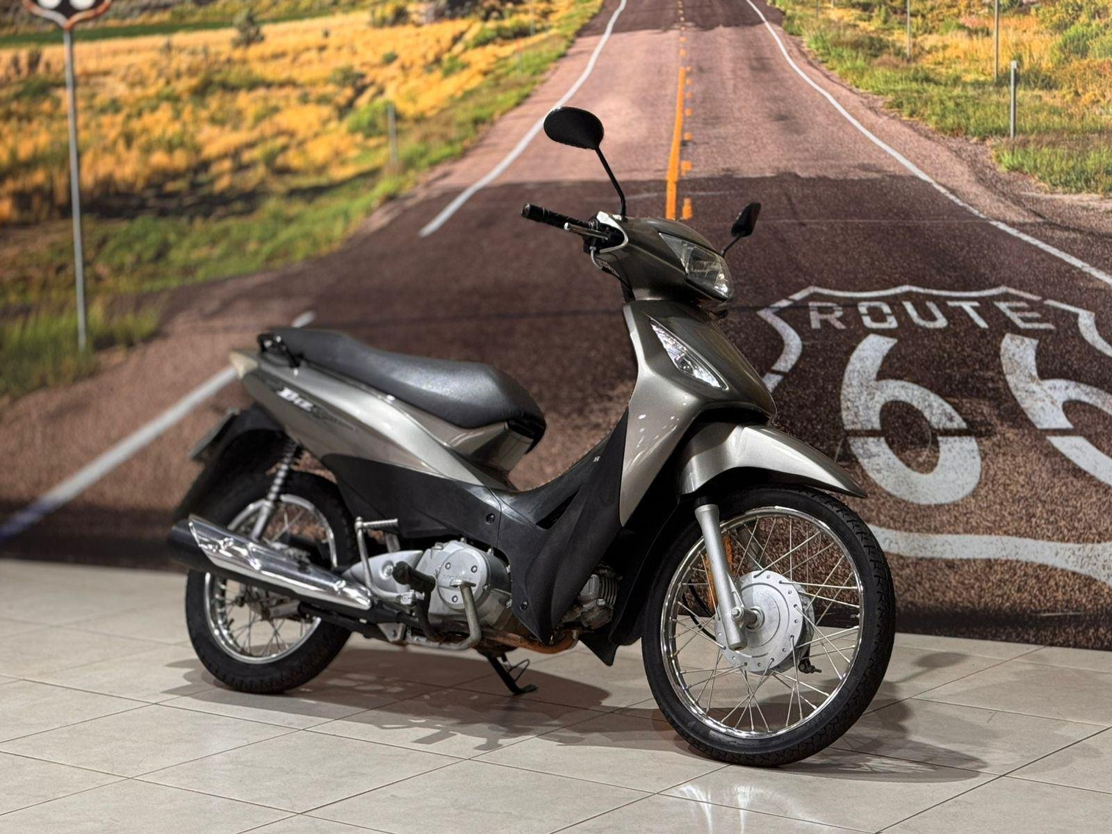 Honda BIZ 125 ES/ 125 ES FLEX  na cor Cinza em Xanxerê / SC - 978565