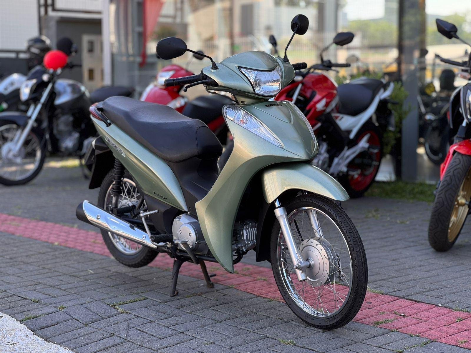 Honda BIZ 125 ES/ 125 ES FLEX  na cor Verde em Xanxerê / SC - 978606