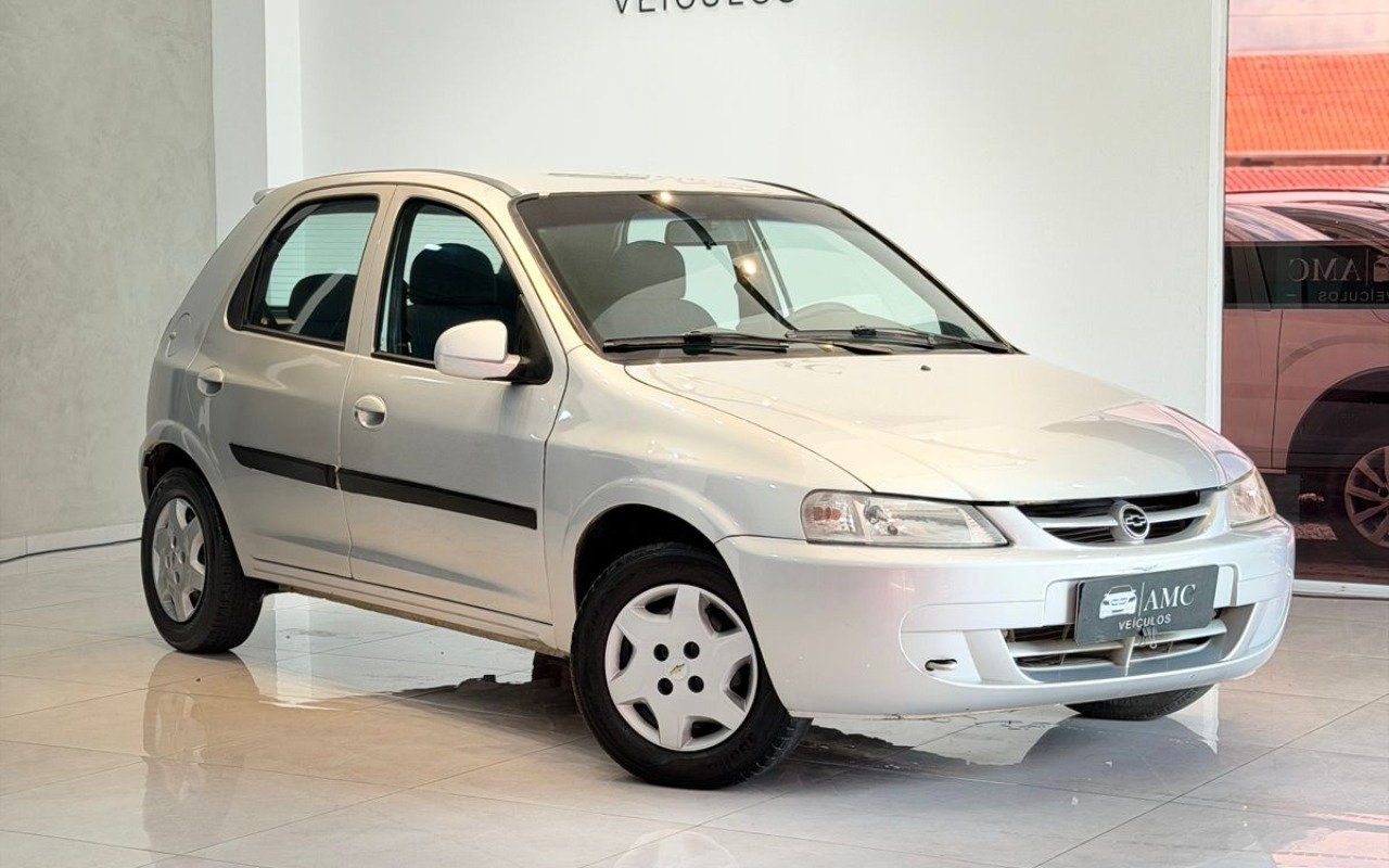Chevrolet Celta 1.0/ Super 1.0 MPFI VHC 8v 5p na cor Prata em Joinville / SC - 978662