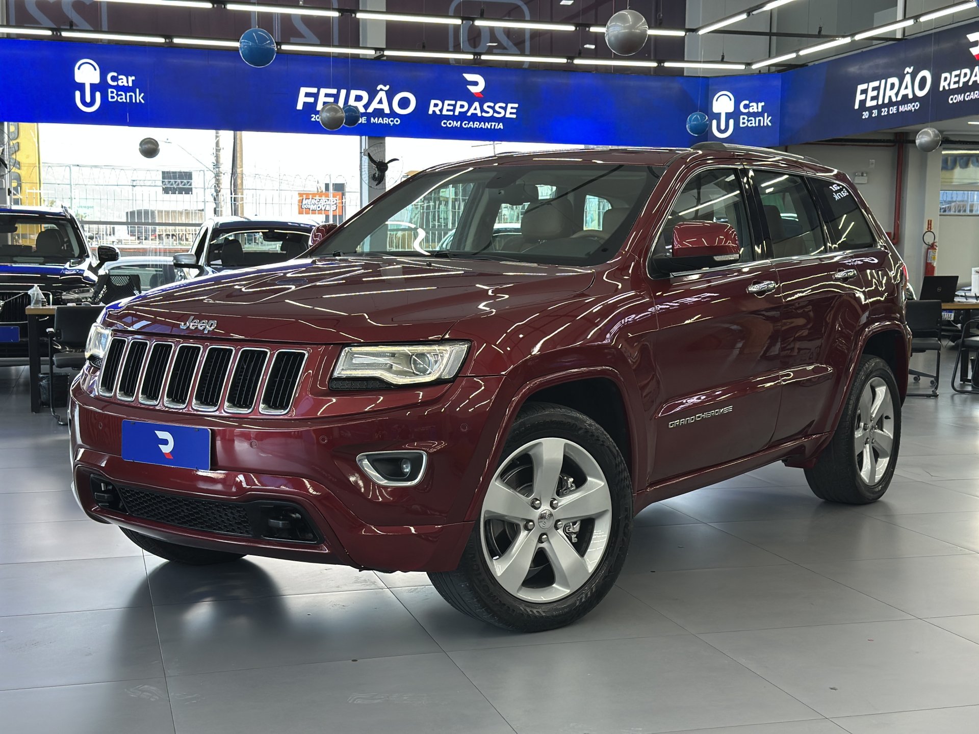 Jeep Grand Cherokee Limited 3.6 4x4 V6 Aut. na cor Vermelho em Palhoça / SC - 978728