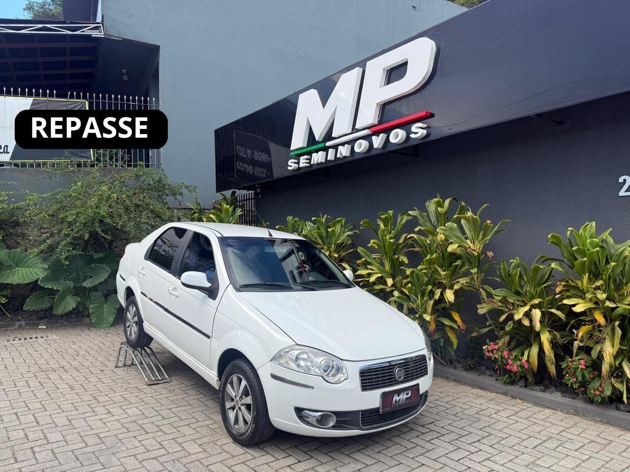 Fiat Siena TETRAFUEL 1.4 mpi Fire Flex 8v 4p na cor Branco em Florianópolis / SC - 980000