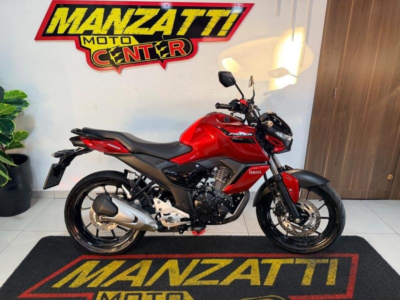 YAMAHA FZ15 150 FAZER FLEX  na cor Vermelho em Campo Largo / PR - 980079