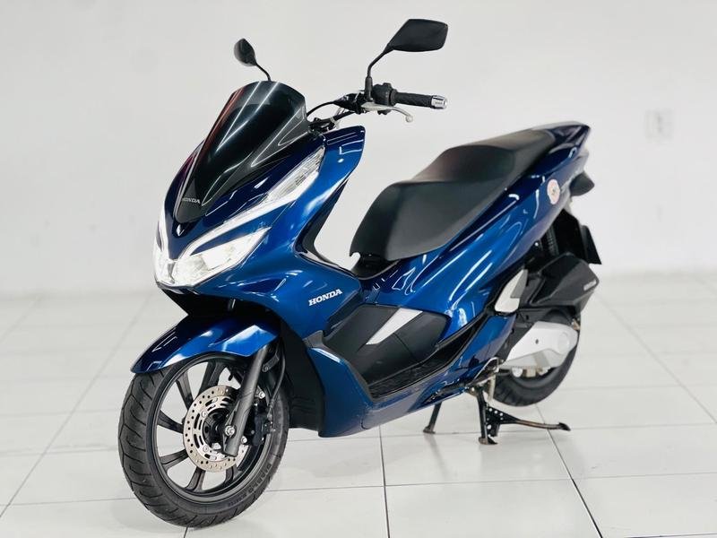 Honda PCX 150/DLX  na cor Azul em Colombo / PR - 980231
