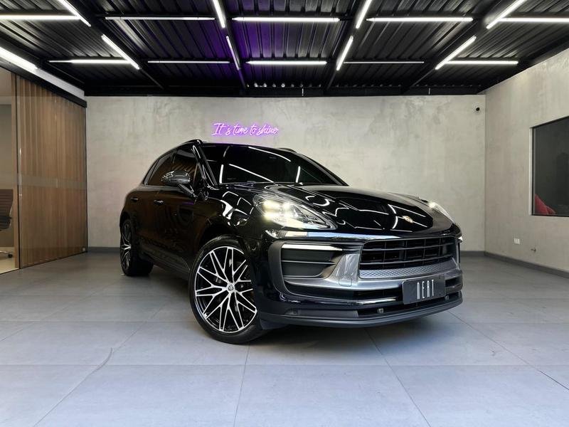 Porsche Macan T 2.0 Turbo na cor Preto em Curitiba / PR - 980433