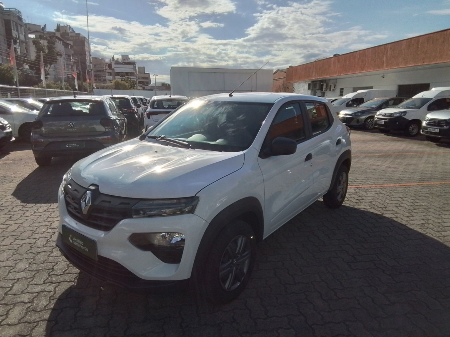 Renault Kwid Zen 1.0 Flex 12V 5p Mec. na cor Branco em Itajaí / SC - 981575