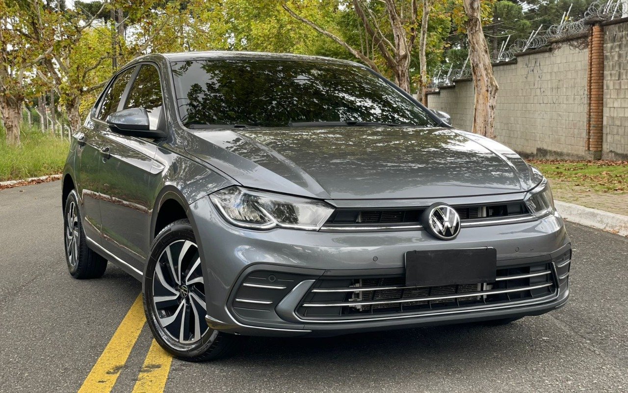 Volkswagen Polo Highline TSI 1.0 Flex 12V Aut. na cor Cinza em Pinhais / PR - 981668