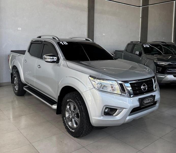 Nissan Frontier LE CD 4x4 2.3 Bi-TB Diesel Aut. na cor Prata em Maringá / PR - 981760