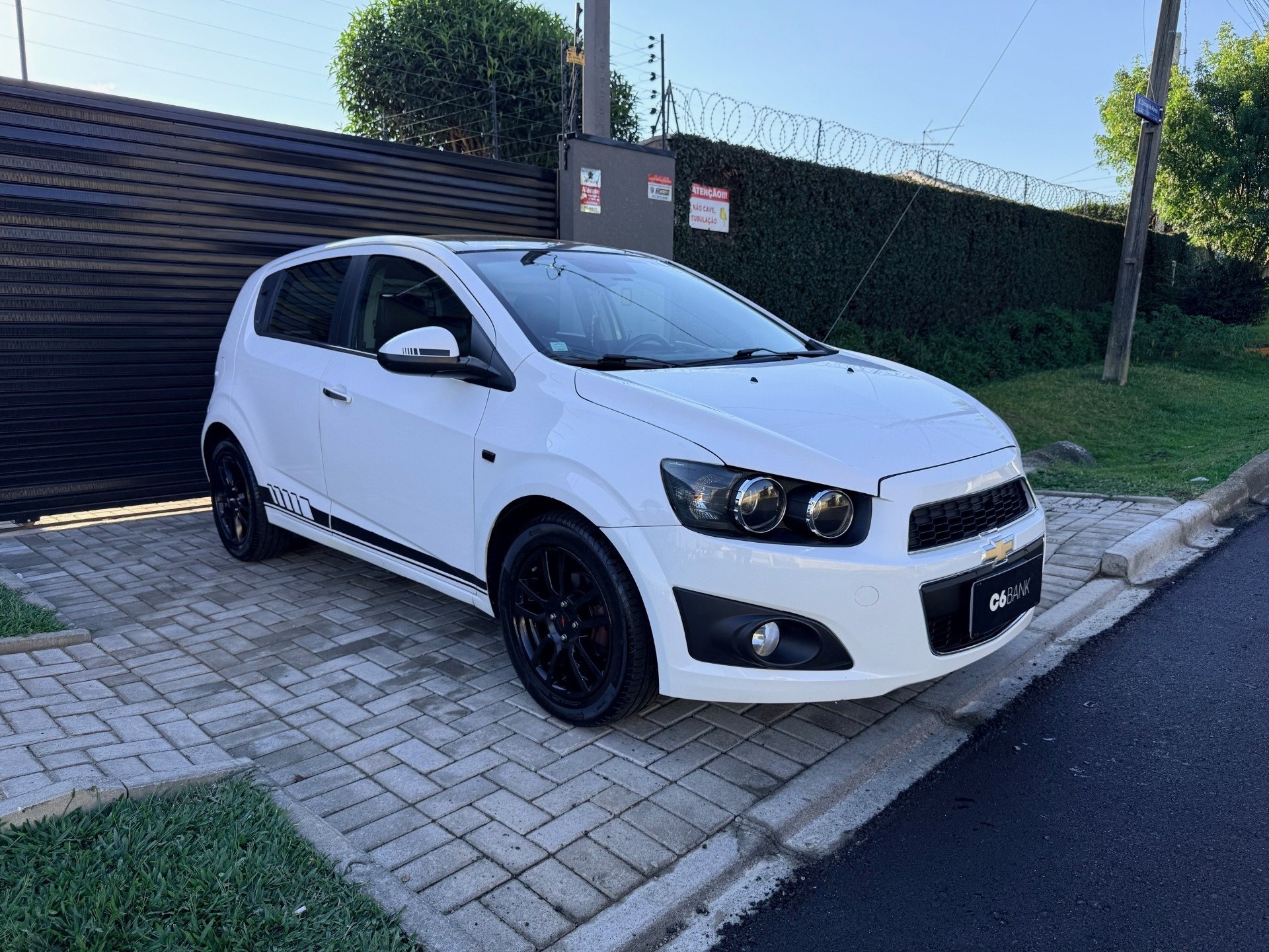 Chevrolet Sonic HB LTZ 1.6 16V FlexPower 5p Aut. na cor Branco em Curitiba / PR - 982523