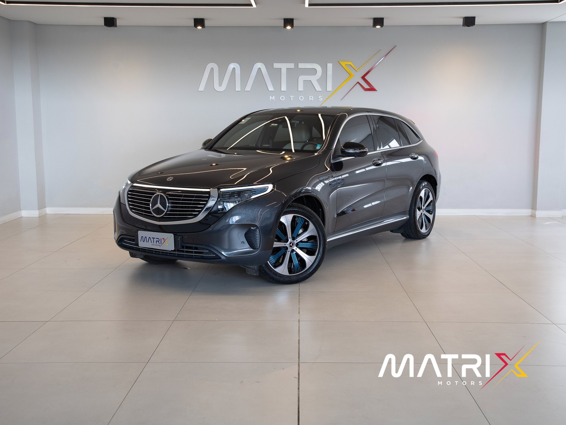 Mercedes-Benz EQC 400 4MATIC 408CV (Elétrico) na cor Cinza em São José / SC - 982613