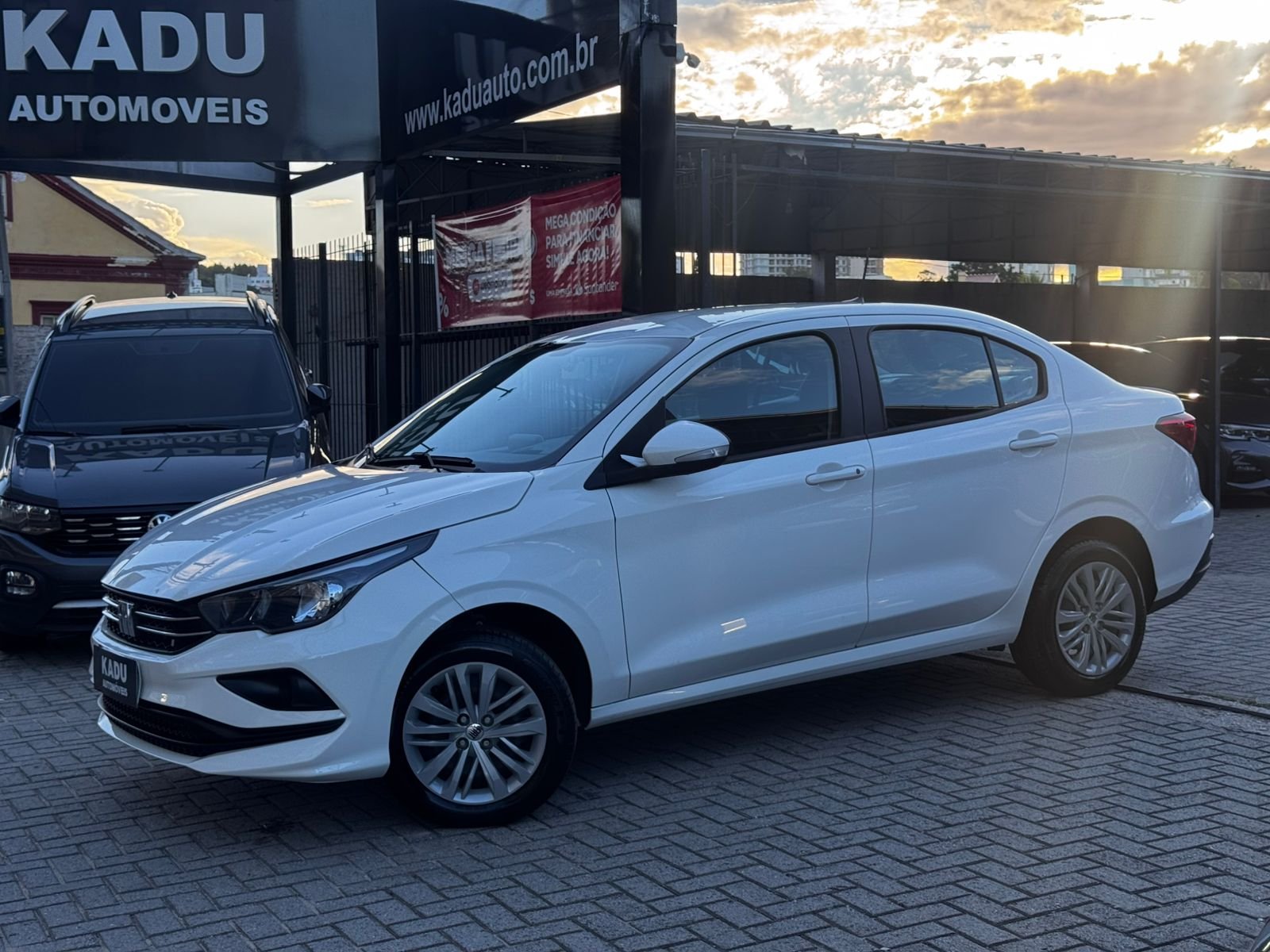 Fiat Cronos DRIVE 1.3 8V Flex na cor Branco em São José / SC - 982808