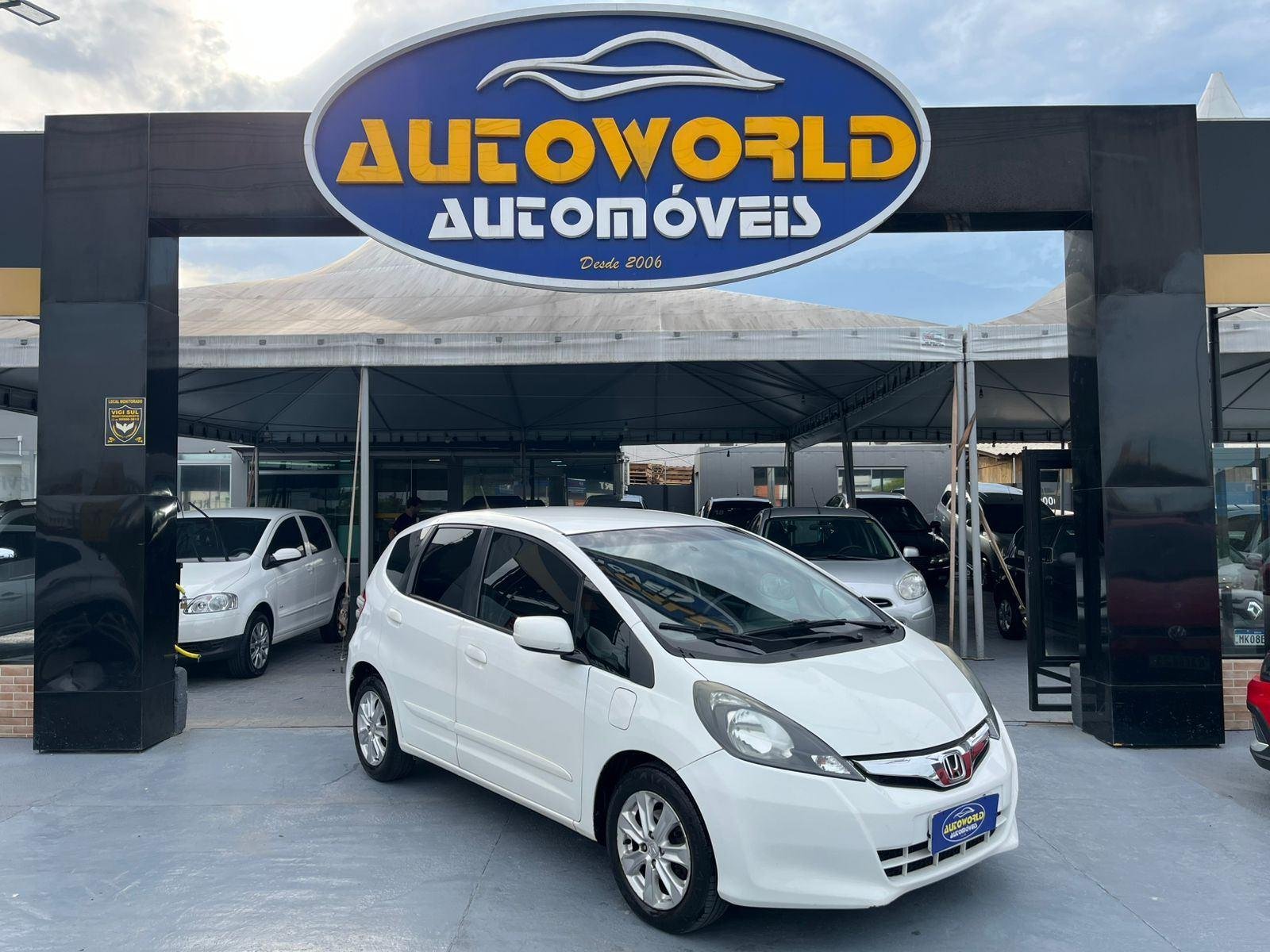 Honda Fit LX 1.5 Flexone 16V 5p Mec. na cor Branco em Palhoça / SC - 983149