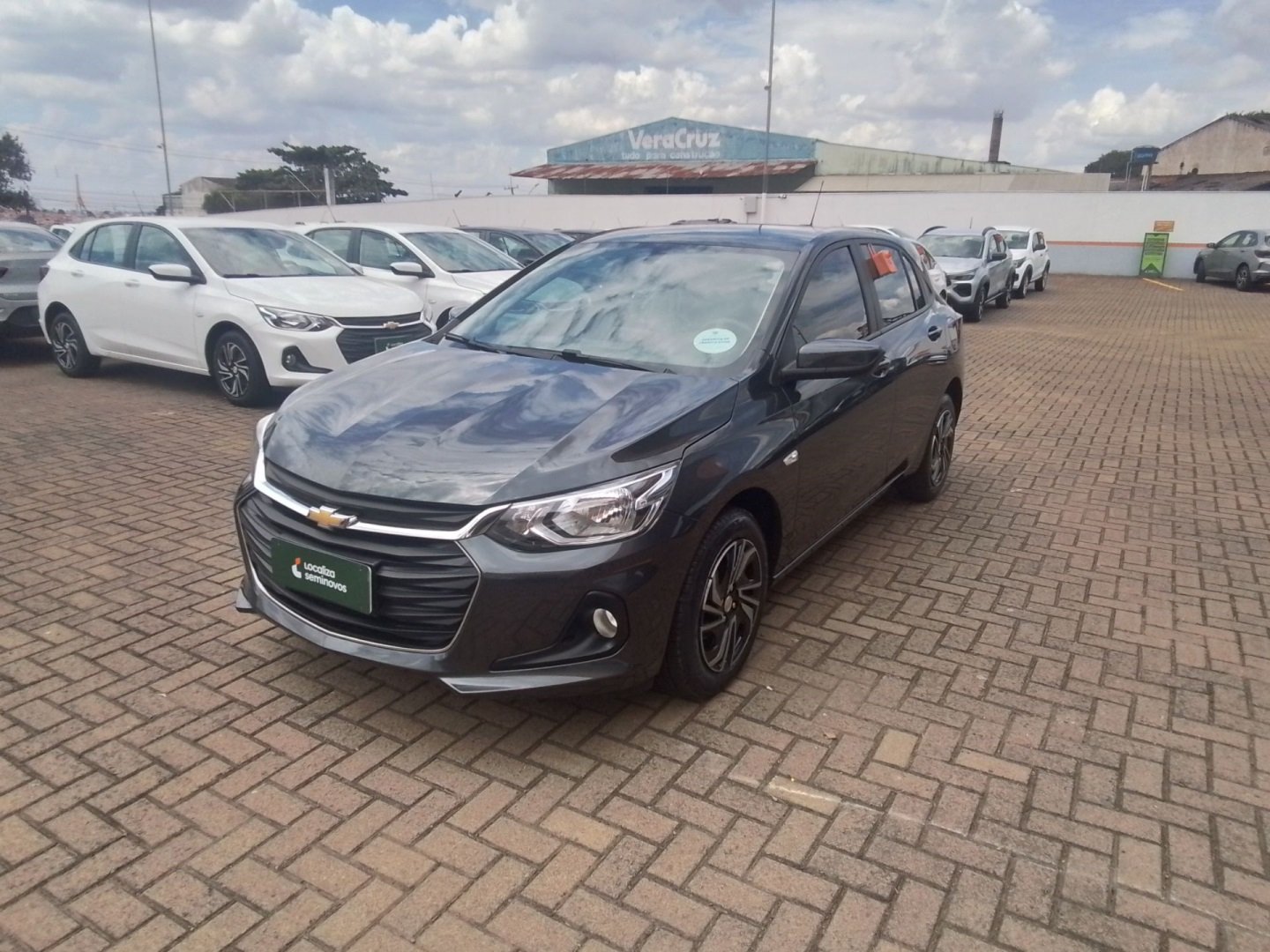 Chevrolet Onix HATCH LT 1.0 12V TB Flex 5p Mec. na cor Cinza em Londrina / PR - 984259