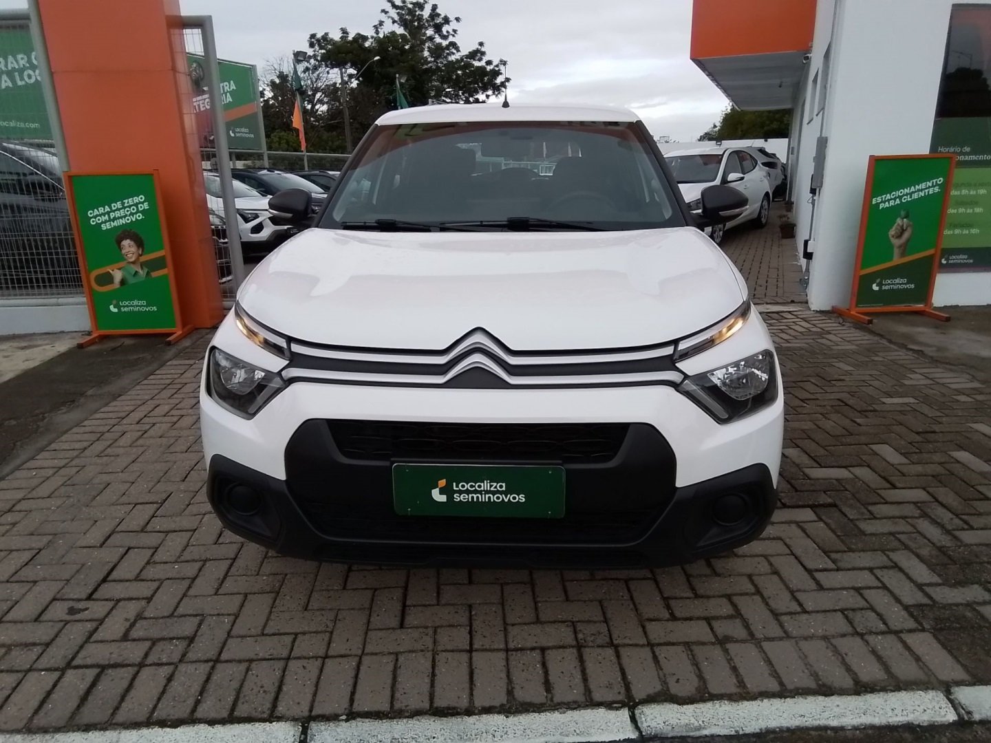 Citroën C3 Live Pack 1.0 Flex 6V 5p Mec. na cor Branco em São José / SC - 984325