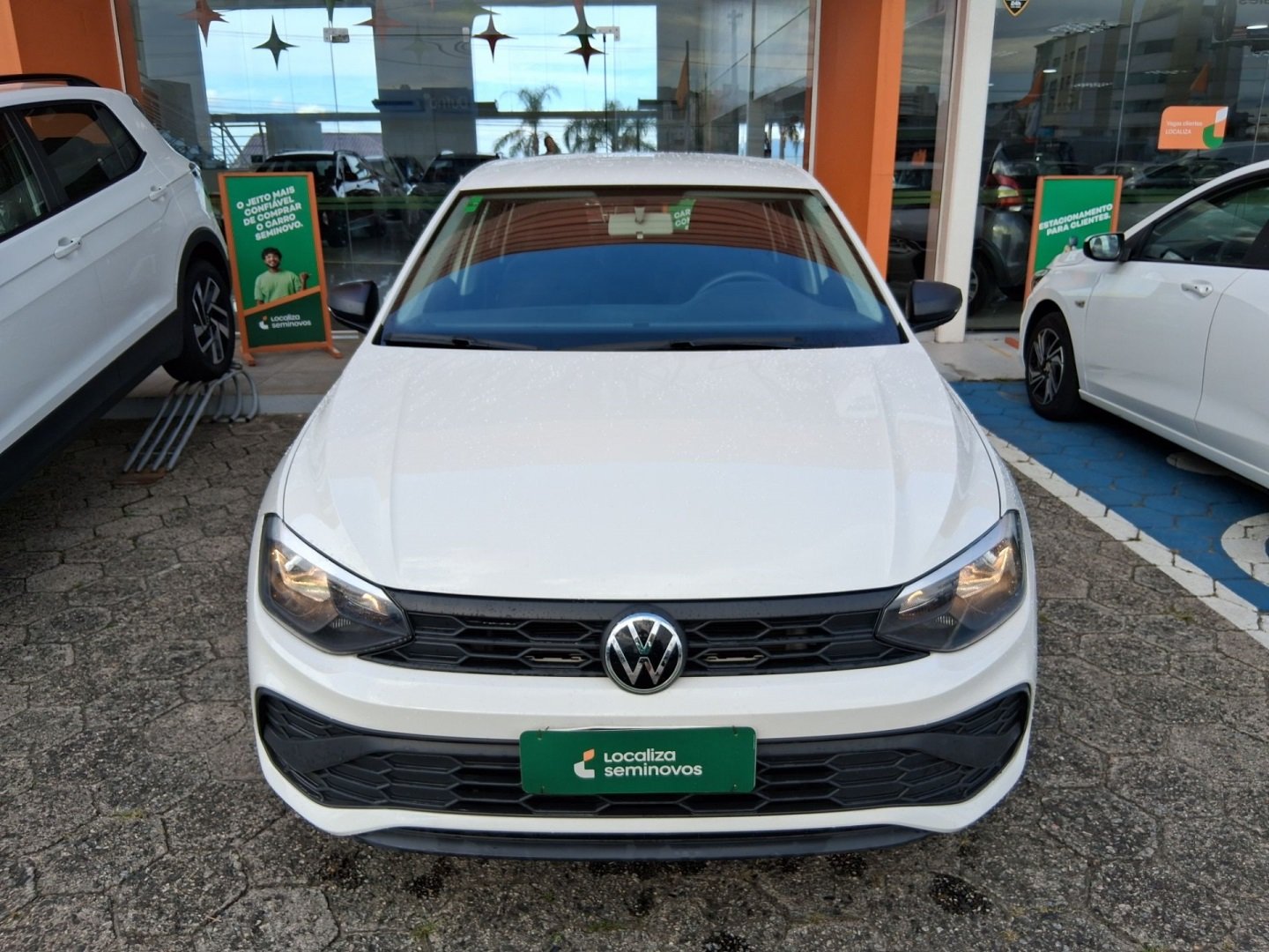 Volkswagen Polo Track Rock in Rio 1.0 Flex 12V 5p na cor Branco em Criciúma / SC - 984606