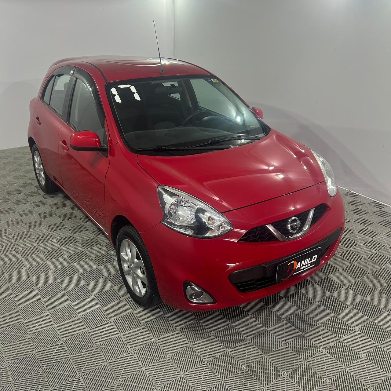 Nissan MARCH SV 1.0 12V Flex 5p na cor Vermelho em Ponta Grossa / PR - 984948