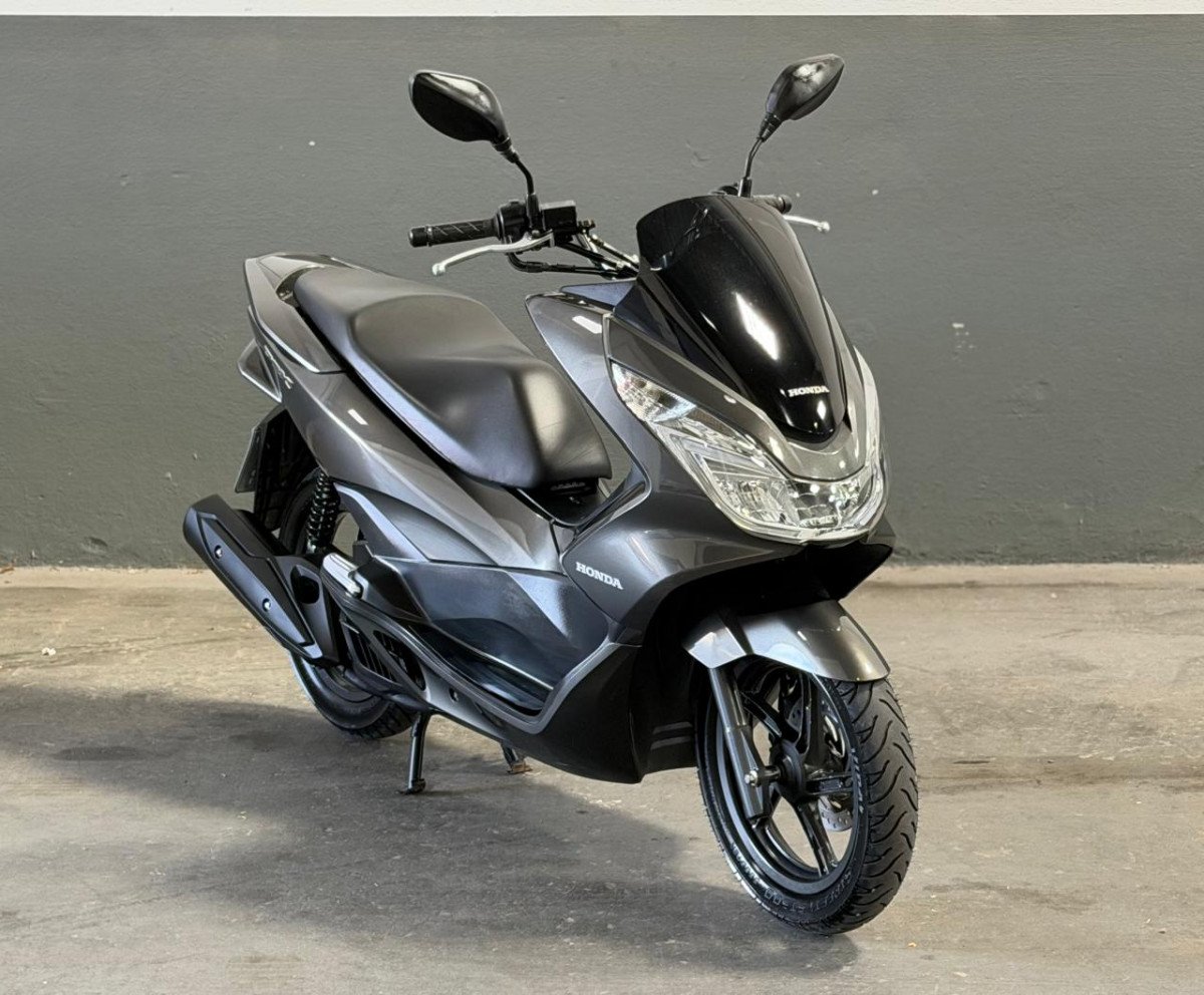 Honda PCX 150/DLX  na cor Cinza no Porto Alegre / RS - 985212