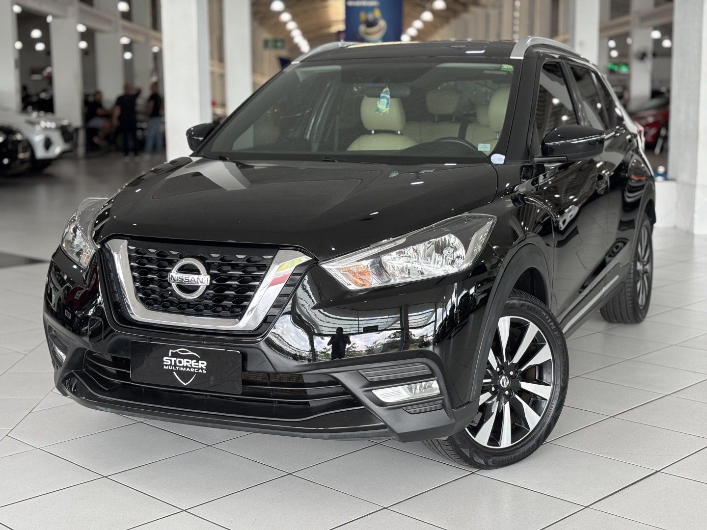 Nissan KICKS SV 1.6 16V FlexStar 5p Aut. na cor Preto em Curitiba / PR - 985414